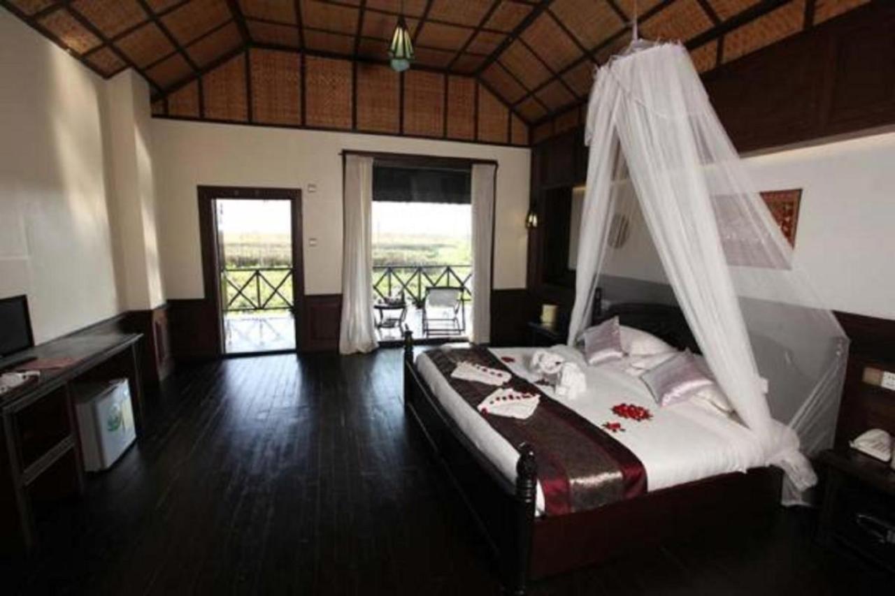 Sky Lake Inle Resort Inle Lake Exterior photo